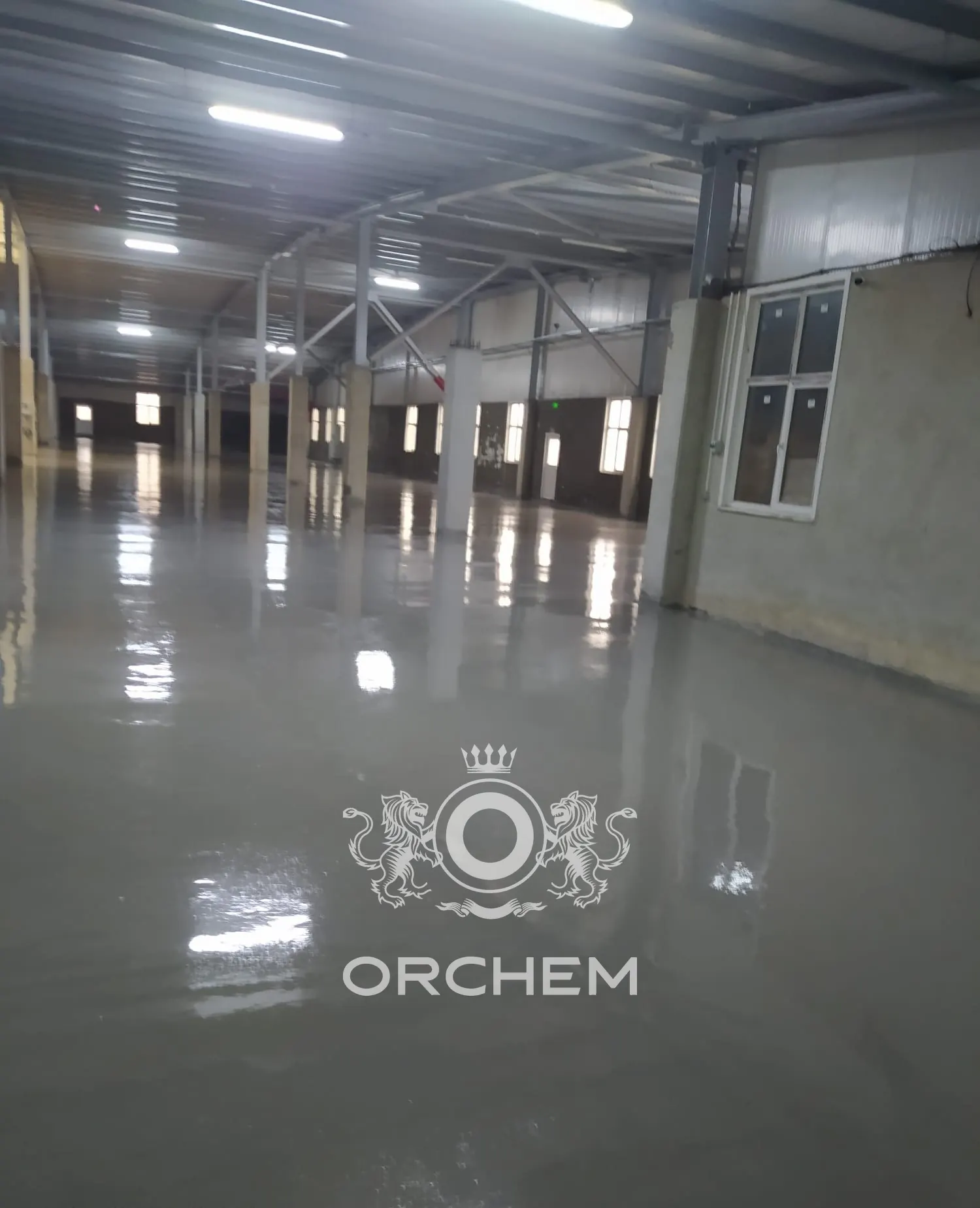 کفپوش صنعتی خاکستری در انبار